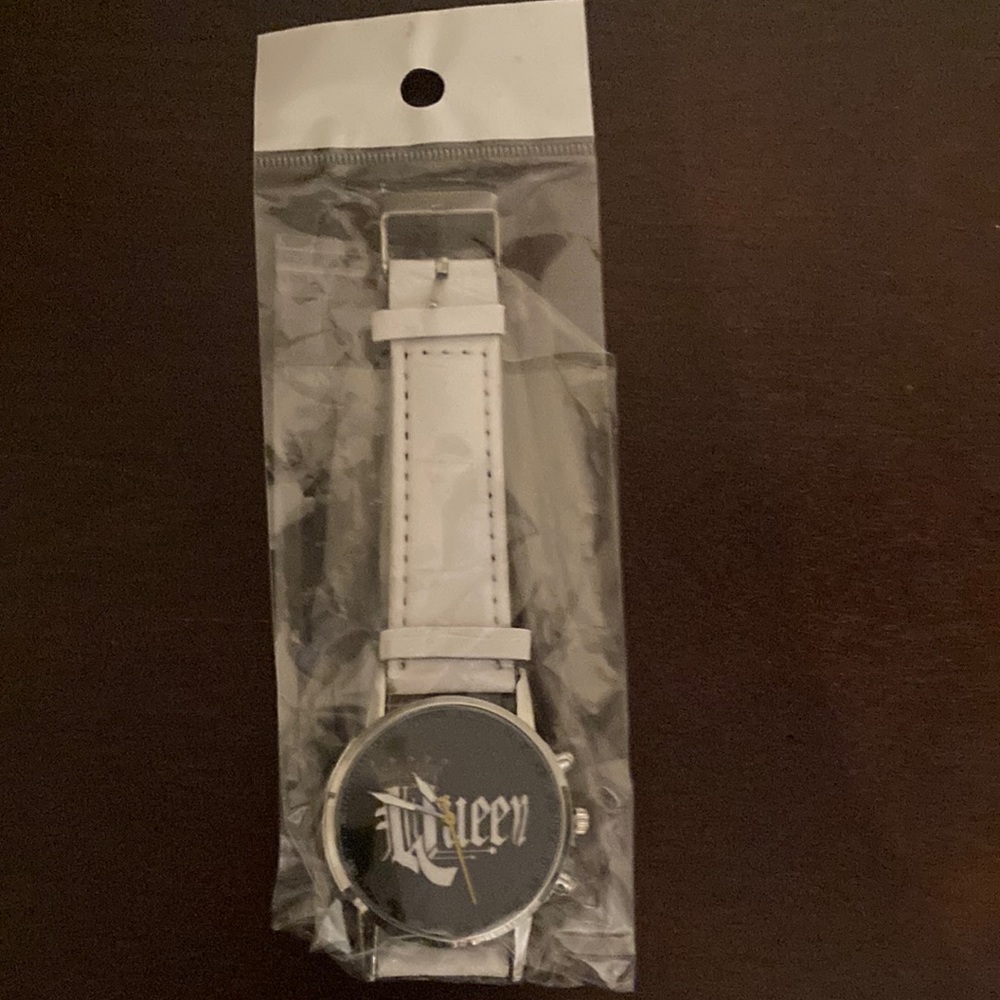 New queen watch still in the pack